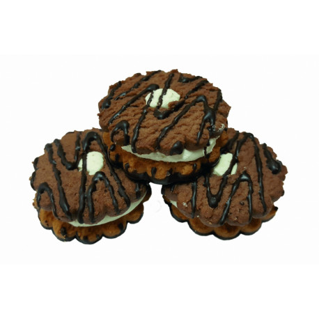 Sausainiai sujungti grietinėlės  skonio kremu iš dalies glaistyti kakaviniu glaistu  MULATKI 1,8 kg