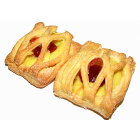Puff pastry cookies with vanilla pudding and cherry filling AZURKI 1.3 kg