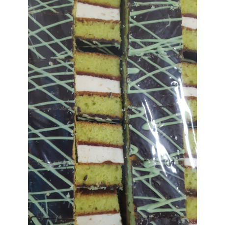 Mint and cherry flavored cakes 500g