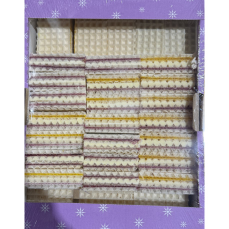 Waffles with milk, blackcurrant and passion fruit flavor topping 0,8 kg